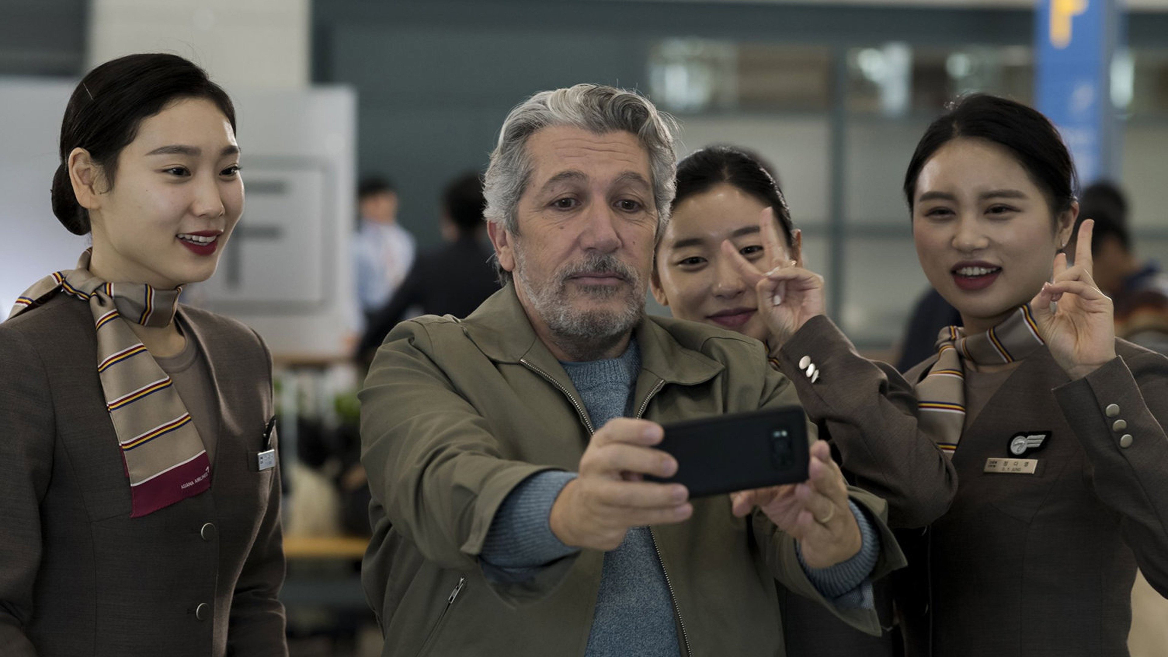#Iamhere (2020) wallpaper #4 — 3840×2160 4K UHD backdrop — Stéphane lives a quiet life as an eminent French Chef but when he decides to visit Soo, a… — free HD background for desktop, MacBook, mobile & iPhone (ref doYe4uLdkVw625mc6YCGkO2pCvZ)