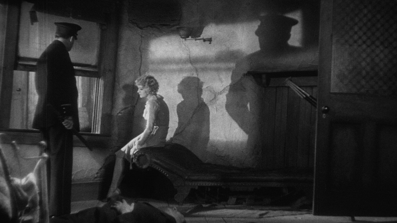 Underworld (1927) wallpaper #8 — 1600×900 HD backdrop — Boisterous gangster kingpin Bull Weed rehabilitates his former lawyer from his alcoholic… — free HD background for desktop, MacBook, mobile & iPhone (ref mTeJS1aLcvf4QRN86ydfJqClNFB)