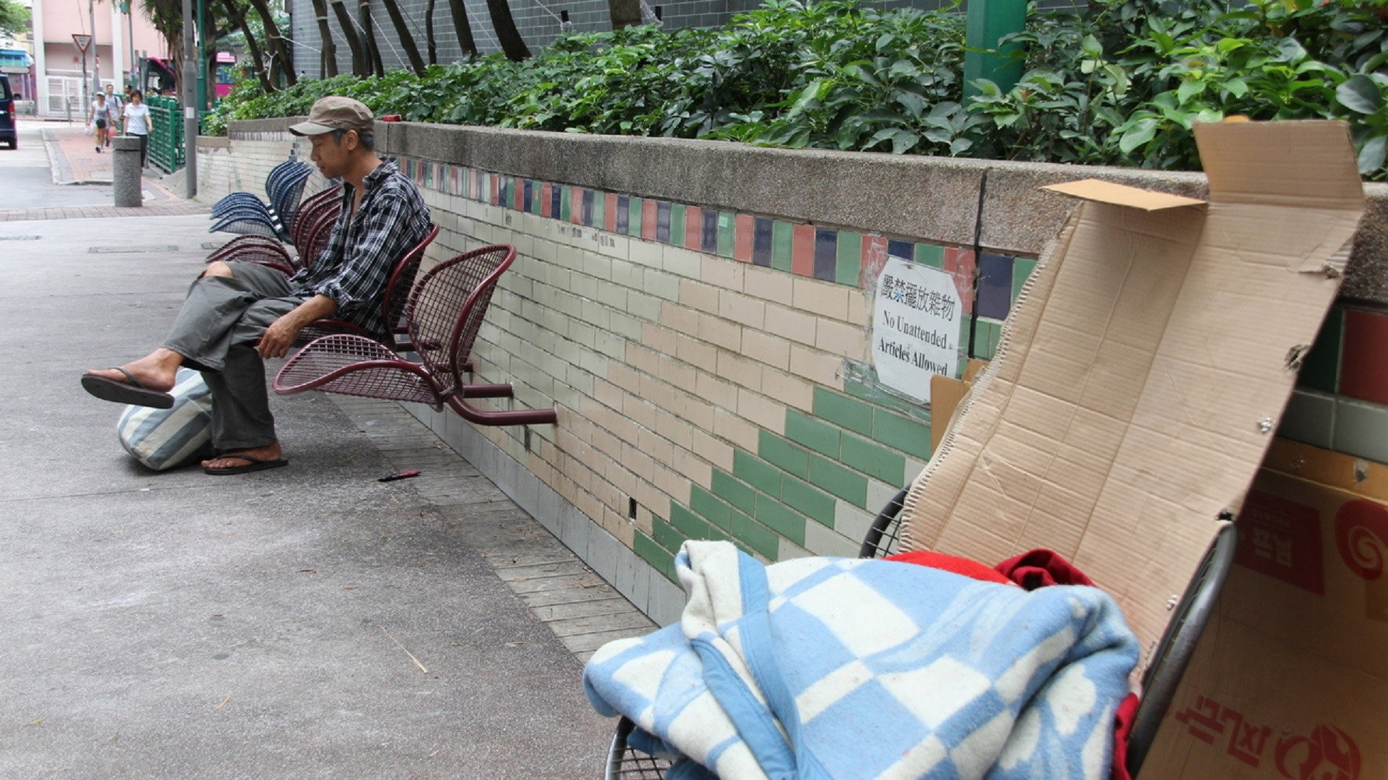 Beggar (2013) wallpaper #4 — 1944×1092 Full HD backdrop — A homeless man works as a bounty hunter of pets and missing persons on the side. Sleeping… — free HD background for desktop, MacBook, mobile & iPhone (ref ufDB5f2a5o7vFvaSoLPYCqJ6oIa)