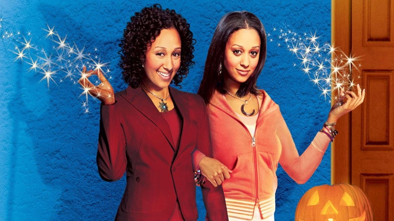 Twitches (2005) wallpaper #14 — 1280×720 HD backdrop — Twins separated at birth, Camryn and Alex meet by chance for the first time on their 21st… — free HD background for desktop, MacBook, mobile & iPhone (ref 19OY8TDxp1Aj2TiFv8CeEC7Lhtm)