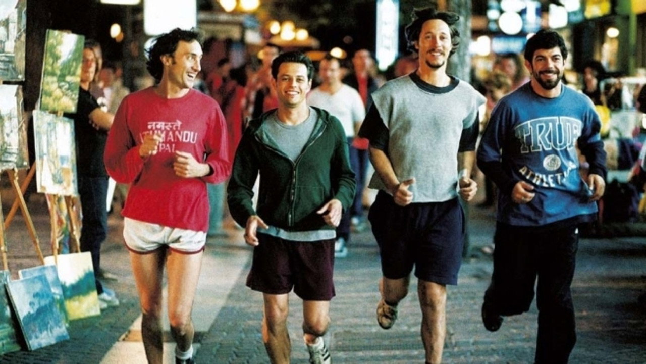 Da zero a dieci (2002) wallpaper #4 — 1332×750 HD backdrop — Twenty years after tragedy cut their graduation trip short, four friends return to that… — free HD background for desktop, MacBook, mobile & iPhone (ref efW0qFVEsVz5KYdFSixWSSKKEpp)