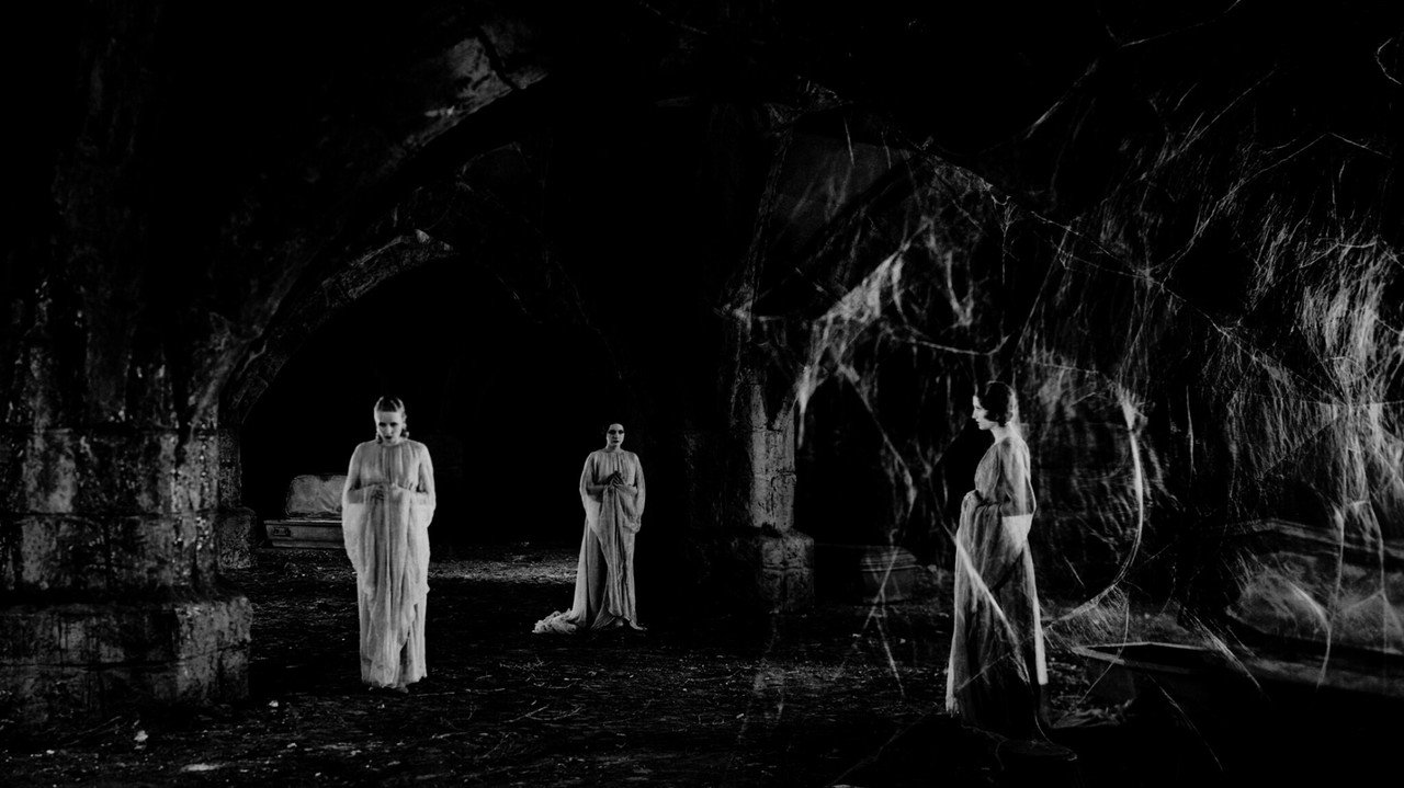 Dracula wallpaper 9 — 2048×1150 cinematic backdrop