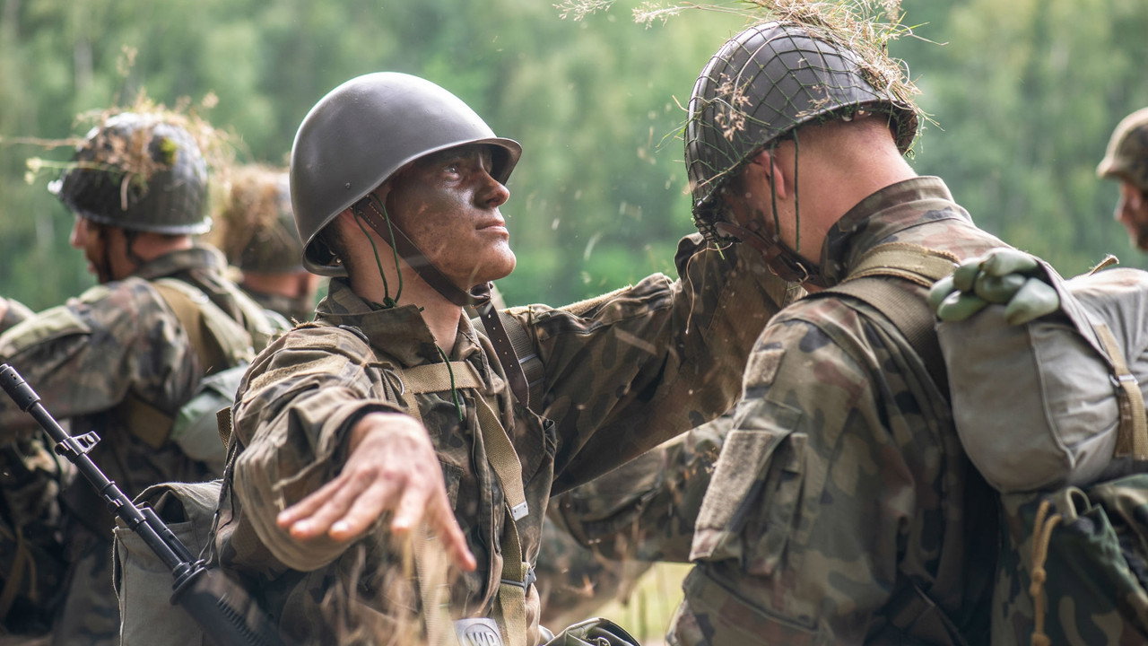 Recruits (2019) wallpaper #4 — 2000×1125 Full HD backdrop — Documentary TV show cinematic scene — free HD background for desktop, MacBook, mobile & iPhone (ref pyjbFAsHEAV2HzD8T5aWPCAR0yY)
