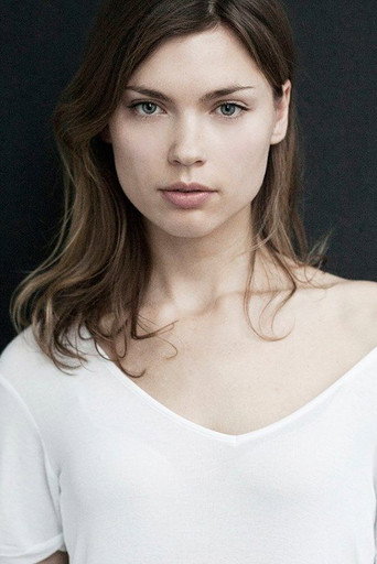 Irene Bagach — Cashback cast