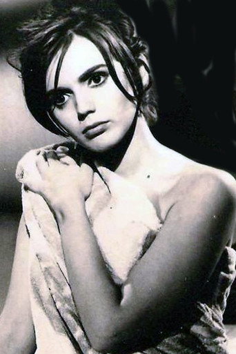 Marcela López Rey — La comadrita cast