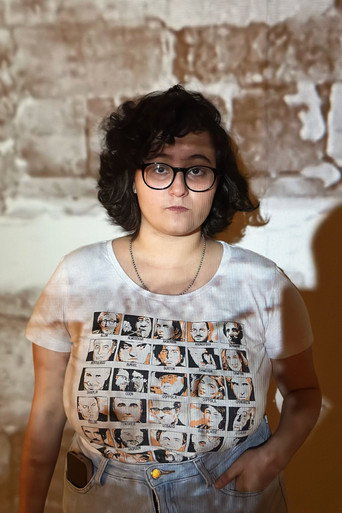 Nina da Silveira — Man with a cellphone camera cast