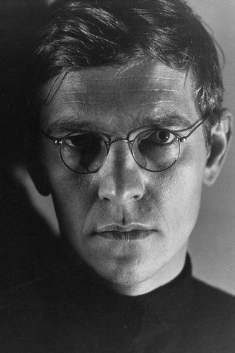 Tom Courtenay — King Rat cast